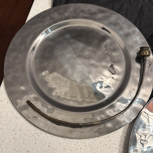 2 MICHAEL ARAM Stainless Steel Art Crafted 13" Plates with dust bags - Picture 2 of 6